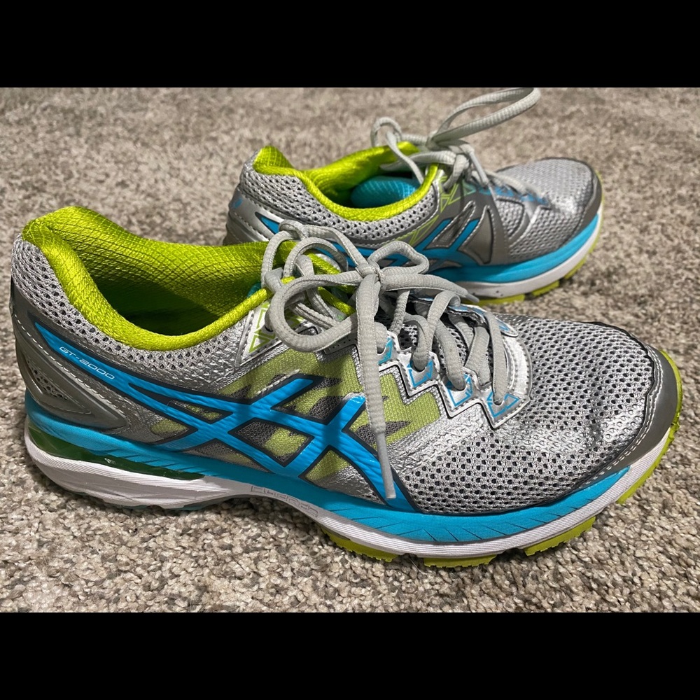 Running shoes